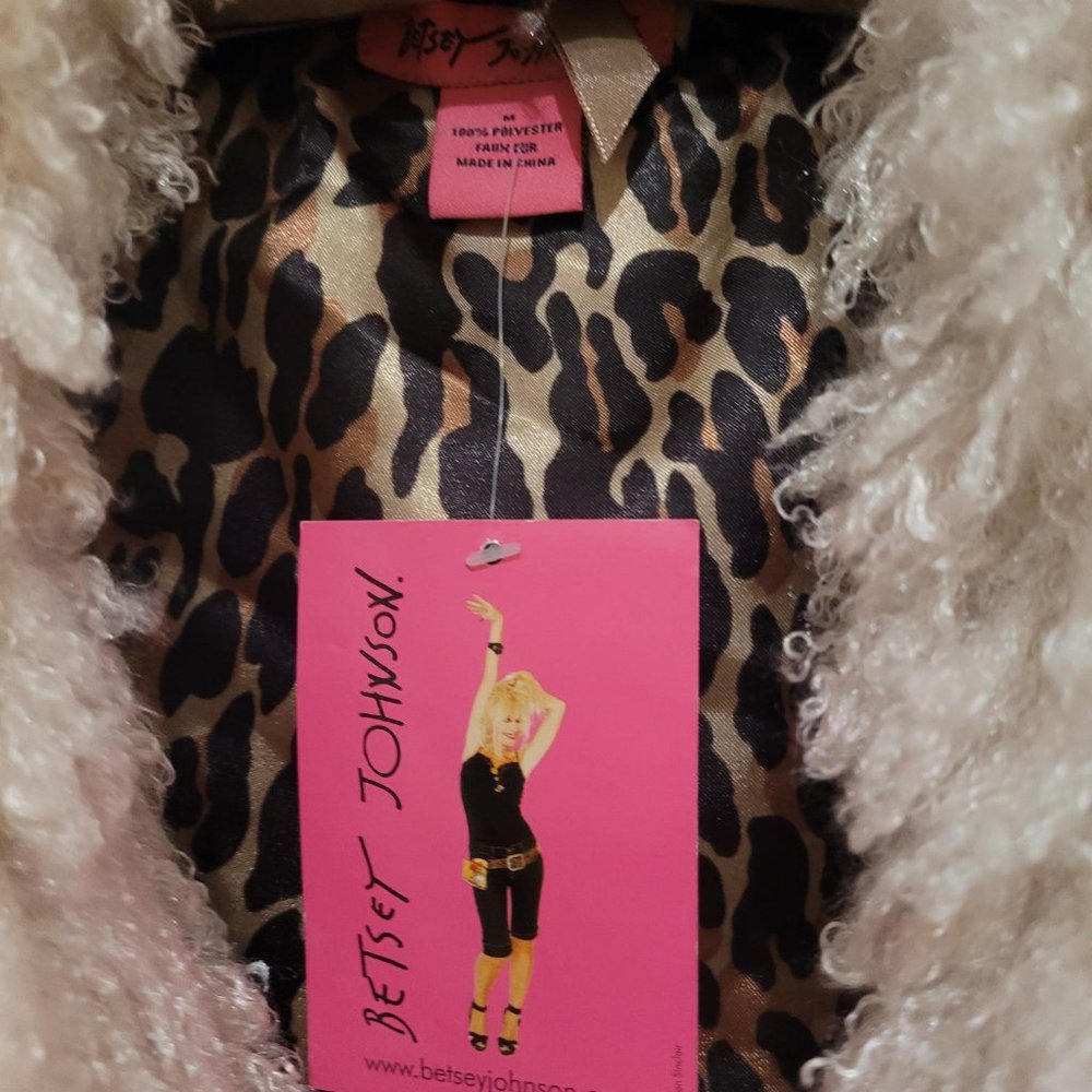 Betsey Johnson Cream Faux Fur Vest with Leopard Print Lining - Picture 2 of 5
